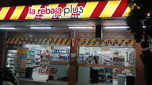 la rebaja Plus No. 1 DROGUERIA Y MINIMARKET Parque Envigado