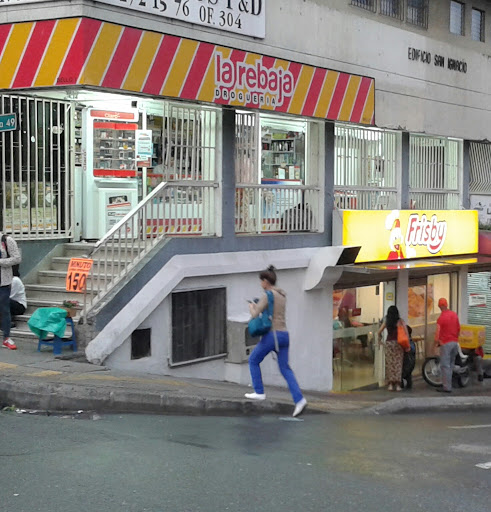 la rebaja Plus No. 2 DROGUERIA Y MINIMARKET parque principal